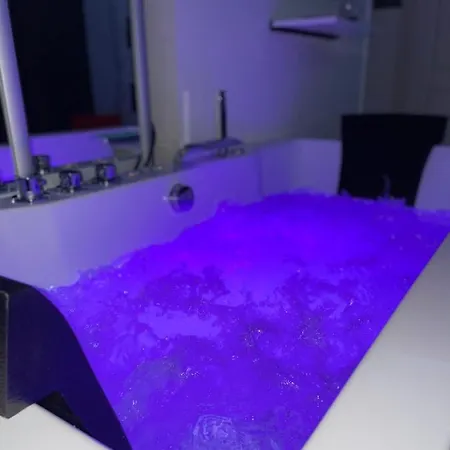 Romantique Avec Jacuzzi/balneo A Evry *