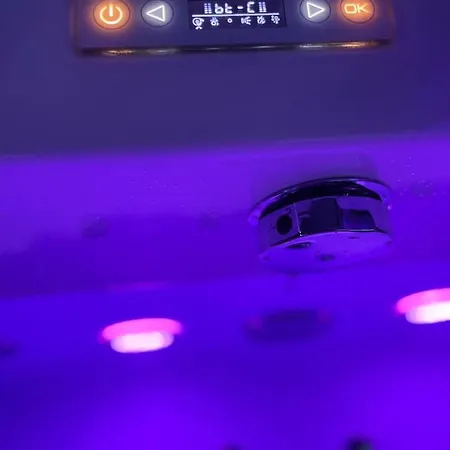 アパート Romantique Avec Jacuzzi/balneo A Evry *